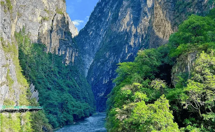 四川——巴山大峡谷